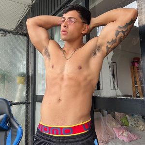 TOMY ALVARITO