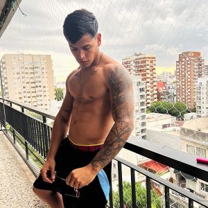 TOMY ALVARITO